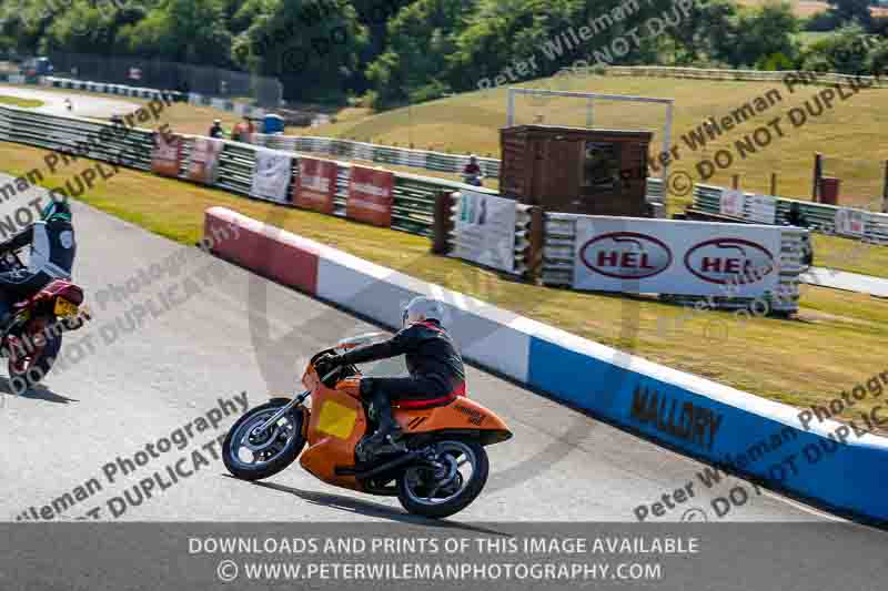 Vintage motorcycle club;eventdigitalimages;mallory park;mallory park trackday photographs;no limits trackdays;peter wileman photography;trackday digital images;trackday photos;vmcc festival 1000 bikes photographs
